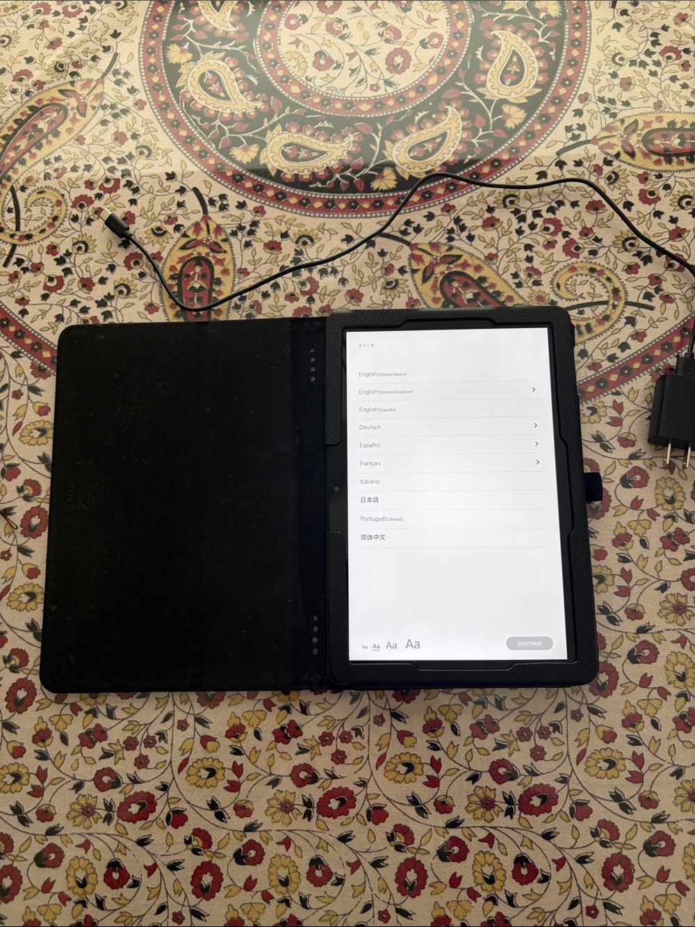 Amazon Fire HD 10 Tablet 32 GB & Black Finte Protective Case